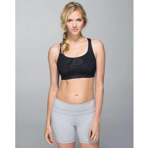 Lululemon Energy Bra in Flat Inky Floral Embossed Black - Picture 4 of 8